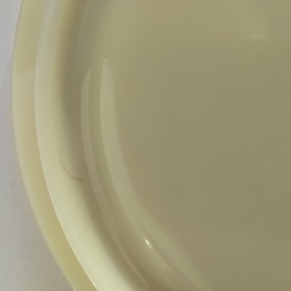 Vintage McKee custard glass refrigerator canister w/ lid round grease jar GLOWS - Picture 8 of 14